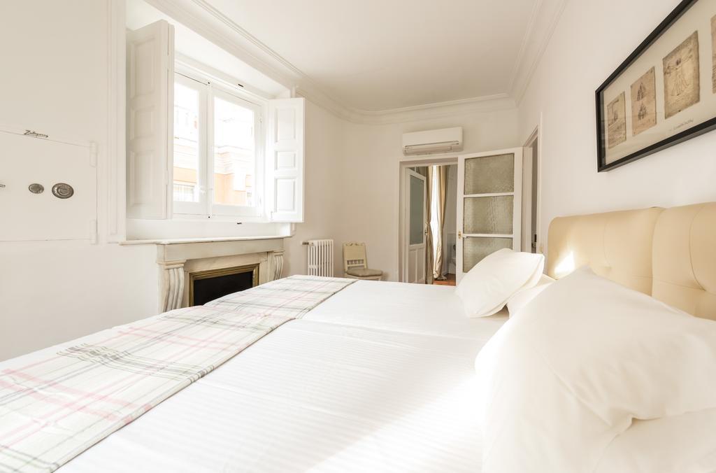 Apartamentos Madrid Centro W Екстериор снимка