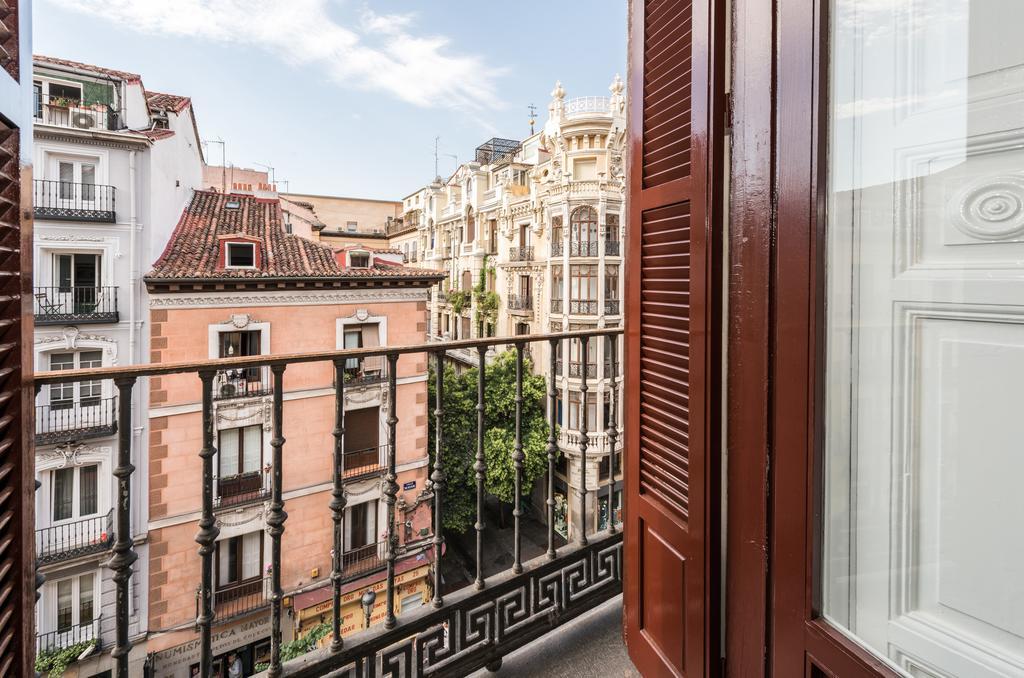 Apartamentos Madrid Centro W Екстериор снимка