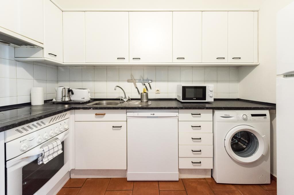 Apartamentos Madrid Centro W Екстериор снимка