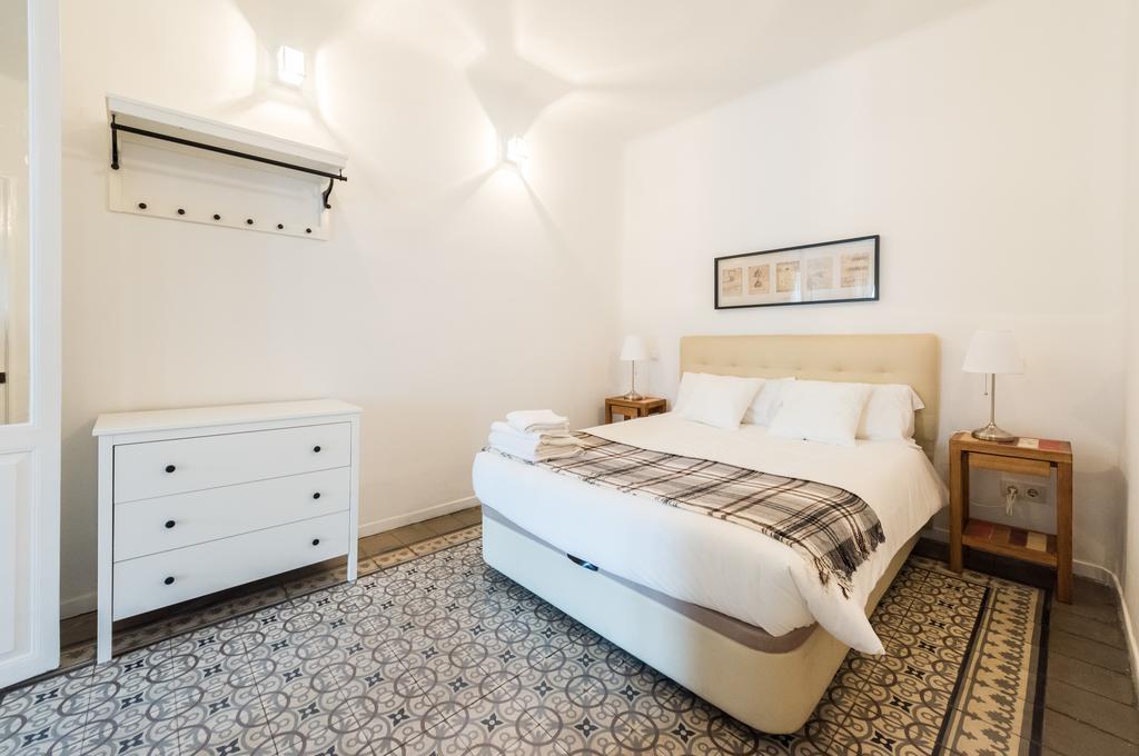 Apartamentos Madrid Centro W Екстериор снимка