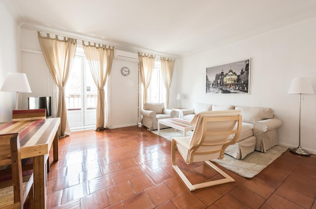 Apartamentos Madrid Centro W Екстериор снимка