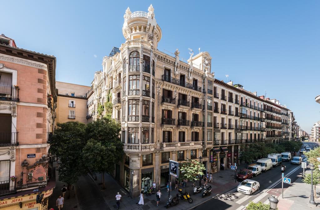 Apartamentos Madrid Centro W Екстериор снимка