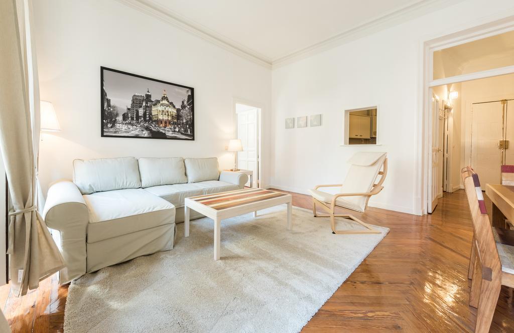 Apartamentos Madrid Centro W Екстериор снимка