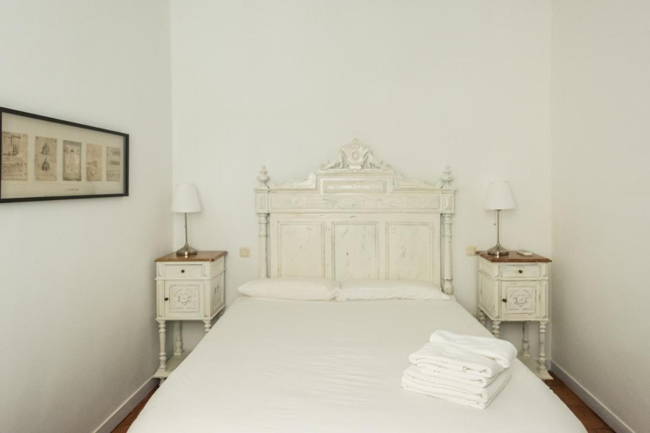 Apartamentos Madrid Centro W Екстериор снимка