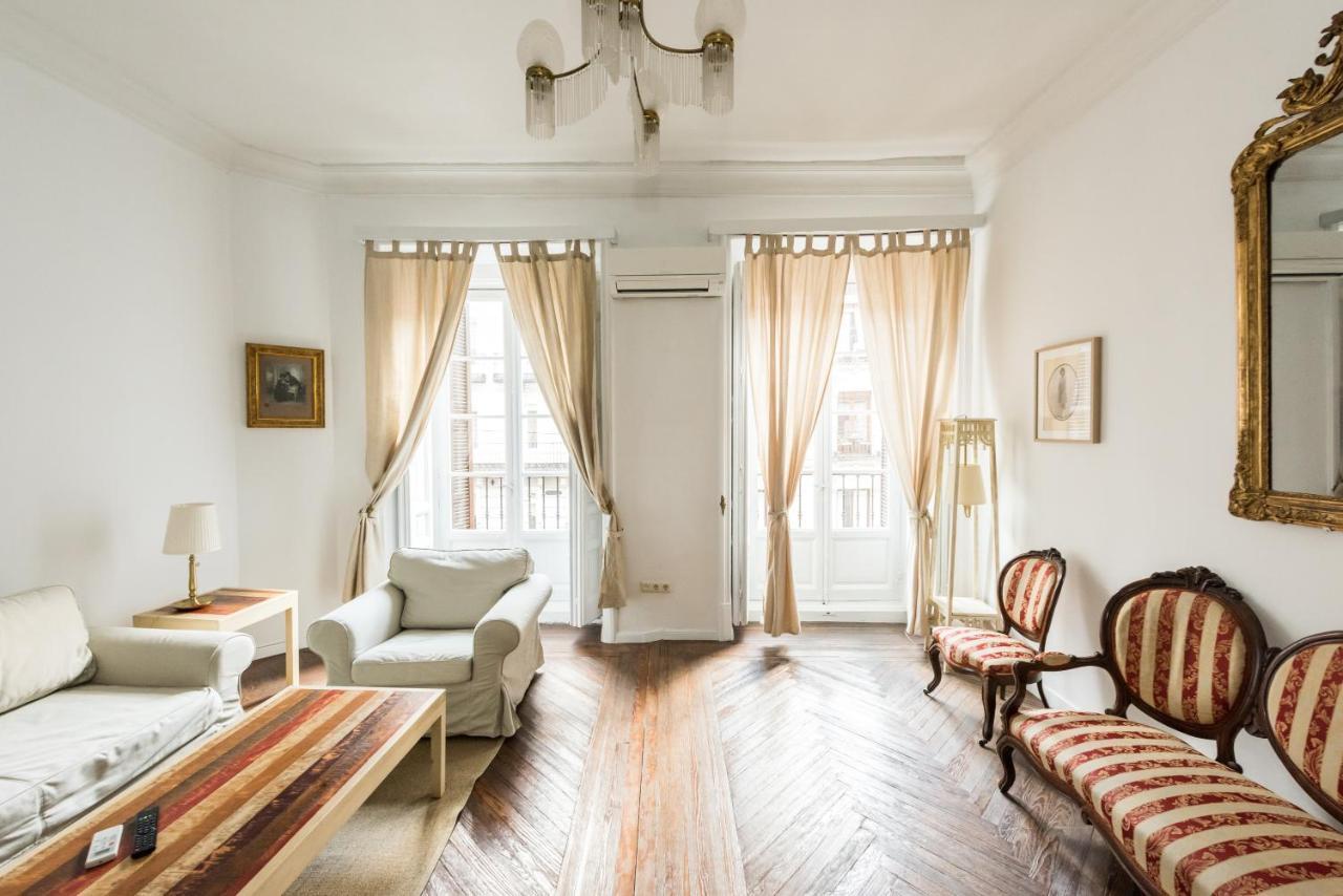 Apartamentos Madrid Centro W Екстериор снимка